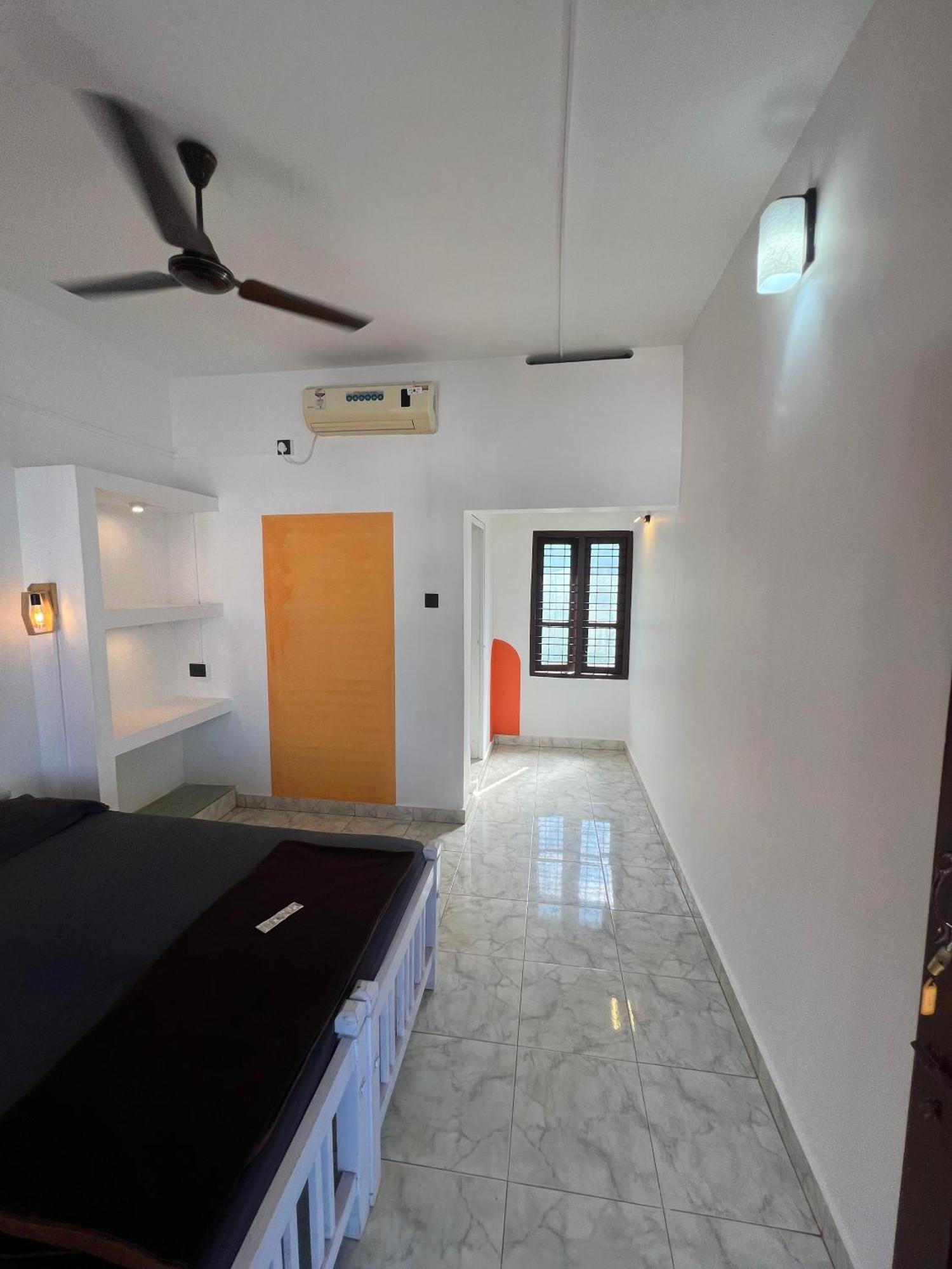 Happy Land Hotel Varkala Buitenkant foto